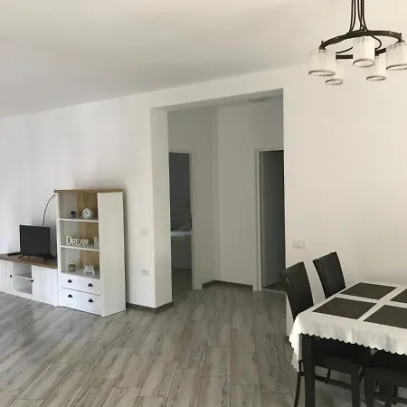 Apartment Casariana 4 *
